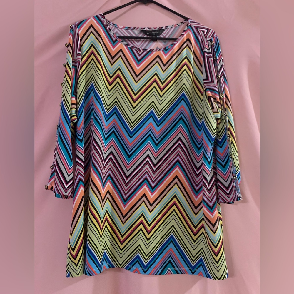 Investments brand women’s colorful chevron blouse